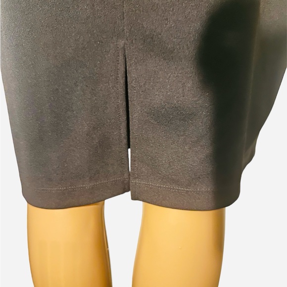 Elegant & Sleek Plunging V-Neck Dress – Worn Once! - Picture 5 of 8